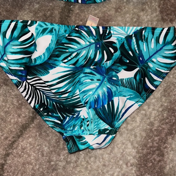 Blue tropical bikini - Picture 3 of 6